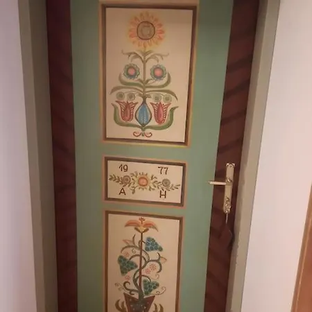 Quiet With Shared Kitchen Bathroom * Graz