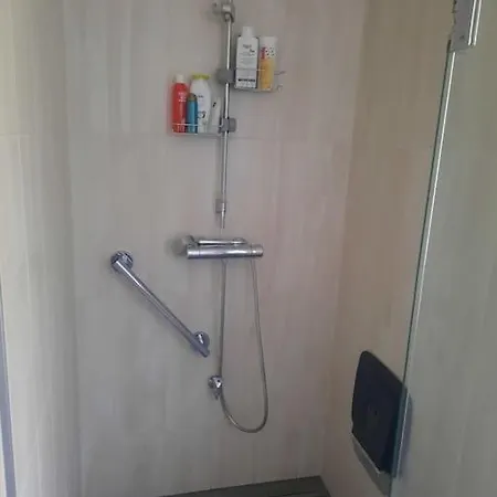 Apartamento Quiet With Shared Kitchen Bathroom *
