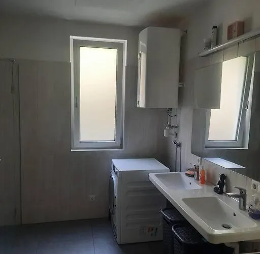 Quiet With Shared Kitchen Bathroom Apartman